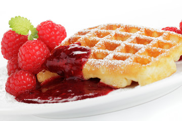Waffeln mit Himbeeren