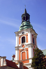 Fototapeta na wymiar wieża kościoła farnego w Poznaniu