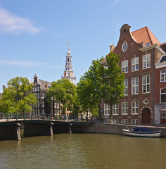 Fototapeta na wymiar Amsterdam, gabled houses and canal