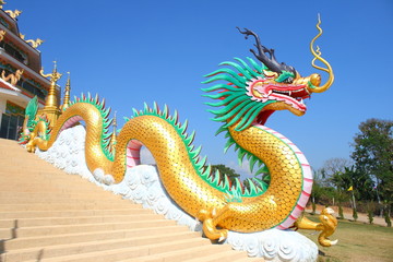 dragon statue