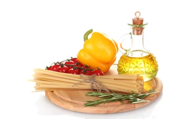 Photo sur Plexiglas Herbes 2 spaghetti, jar of oil, spices and vegetables