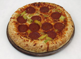 Steinofenpizza im Salami