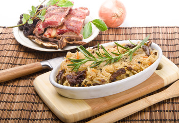 Sauerkraut mit geräuchertem Fleisch