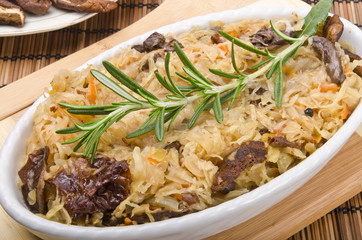 Sauerkraut mit geräuchertem Fleisch