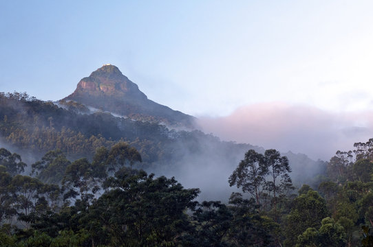 Adam's peak, Sri pada