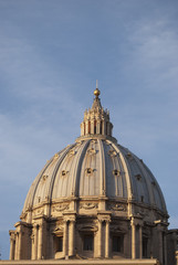 Fototapeta na wymiar Kopuła Bazyliki Świętego Piotra w Rzymie