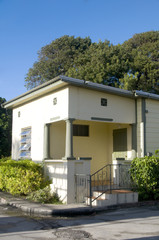 Fototapeta na wymiar Typowy styl architektury Cottage Guest House St Lawrenc