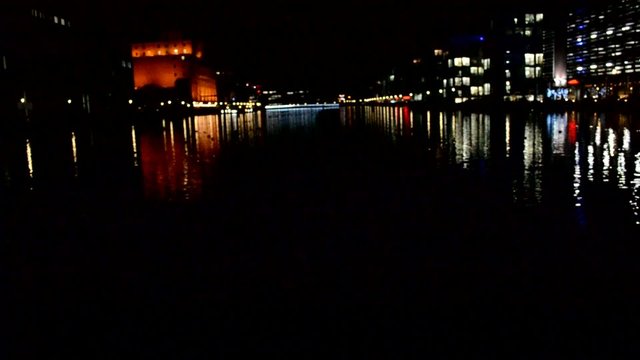 abendliche Sicht auf Wasserpromenade