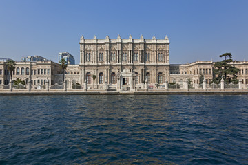 Fototapeta na wymiar Ciragan Palace in istanbul