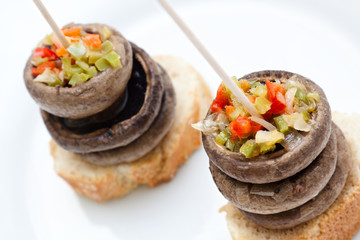 Tapa de champiñones rellenos