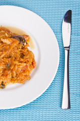 Sauerkraut auf polnische art mit geräuchertem Fleisch