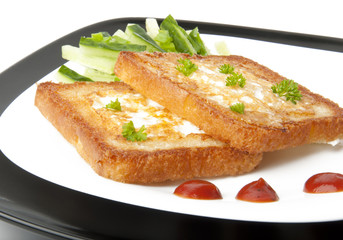 Toasted white bread with an egg