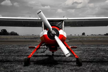 Selbstklebende Fototapete Rot, Schwarz, Weiß Flugzeug