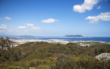 Gibraltar visto desde la sierra en Cádiz.