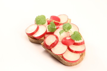 Radieschen auf Brot