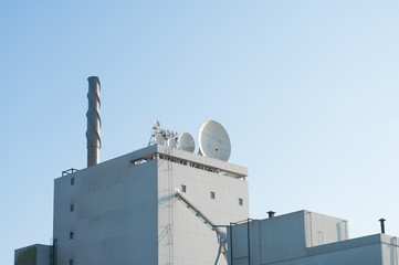 satellite dishes © hansenn