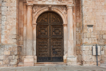 Puerta de la iglesia de Lerma, Burgos, Castilla y León, España