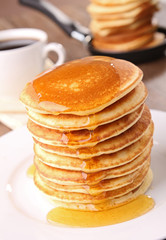 pancakes with syrup