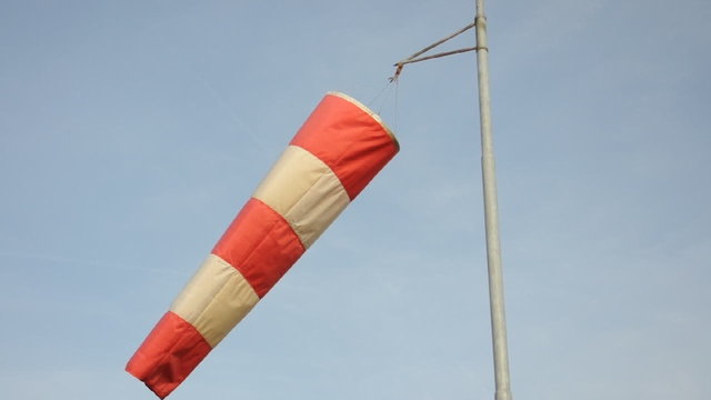 Windsack am Flughafen