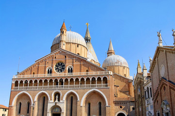 Fototapeta na wymiar Basilica di Sant Antonio Padwa 01