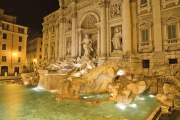 Cercles muraux Fontaine Trevi fountain at night