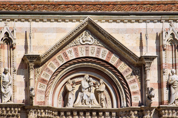 Grosseto duomo, lunetta del portale laterale