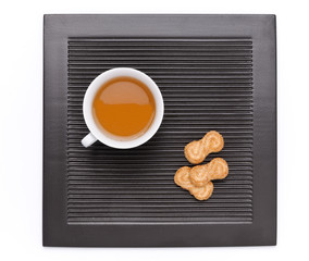 Tè nella tazza e biscotti