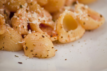 pasta close up conchiglie rosate