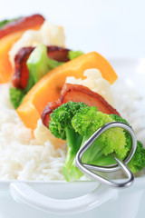 Vegetable skewer and white rice