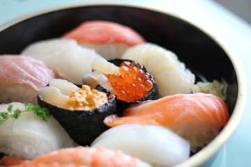 すし