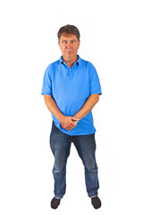 Fototapeta premium atrakcyjny mężczyzna ubrany niedbale w studio na białym tle