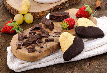 Fototapeta Cioccolato, biscotti e frutta obraz