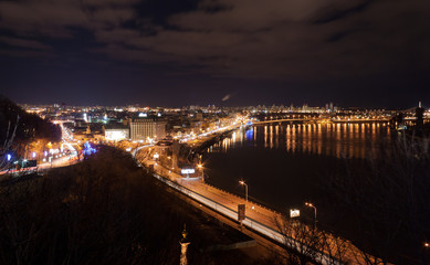 Fototapeta na wymiar Night view of Kyiv