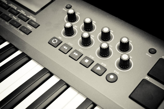 Synthesizer keyboard and controls