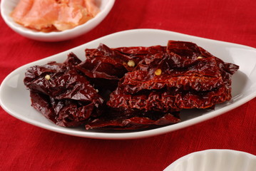 CIOTOLA CON PEPERONI SECCHI CROCCANTI