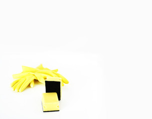 Schwamm und Gummihandschuhe