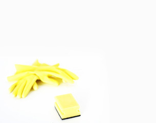 Schwamm und Gummihandschuhe