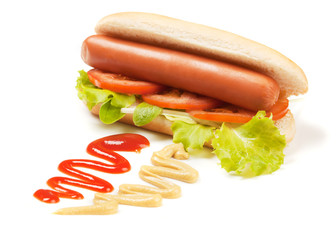 Hot dog with lettuce and tomato