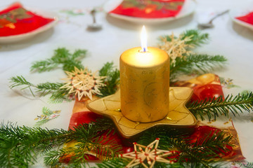 Weihnachtliche Tischdekoration