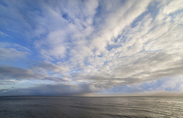 Fototapeta na wymiar Sea and clouds.
