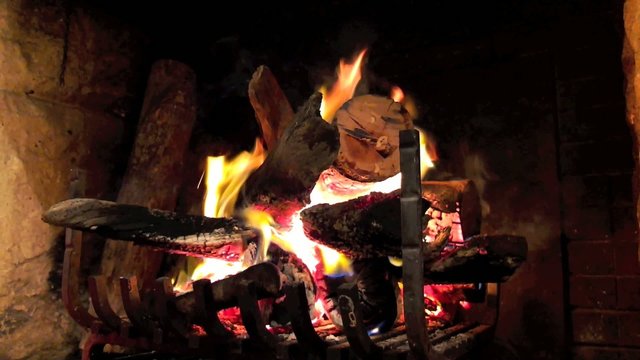 feu de chemin&eacute;e