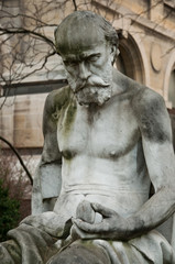 Fototapeta na wymiar statue jardin des plantes à Paris