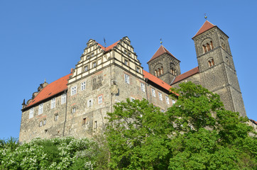 Fototapeta na wymiar Schloss und Stiftskirche in Quedlinburg (Deutschland)