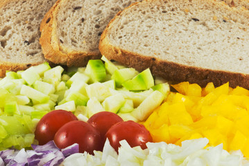 Arrangement of the vegetable and bread