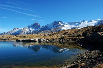 Naklejka na ściany i meble Lac Noir et paysage de montagne
