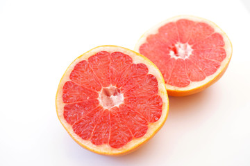 Fototapeta na wymiar Geteilte Grapefruit