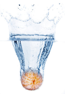 mandarino in acqua