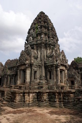 Fototapeta na wymiar Starożytna świątynia Angkor Wat w Kambodży