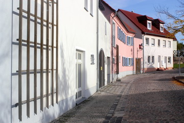 Sanierte Häuserzeile in Nauen