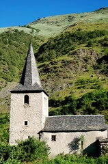 Fototapeta na wymiar Église en montagne